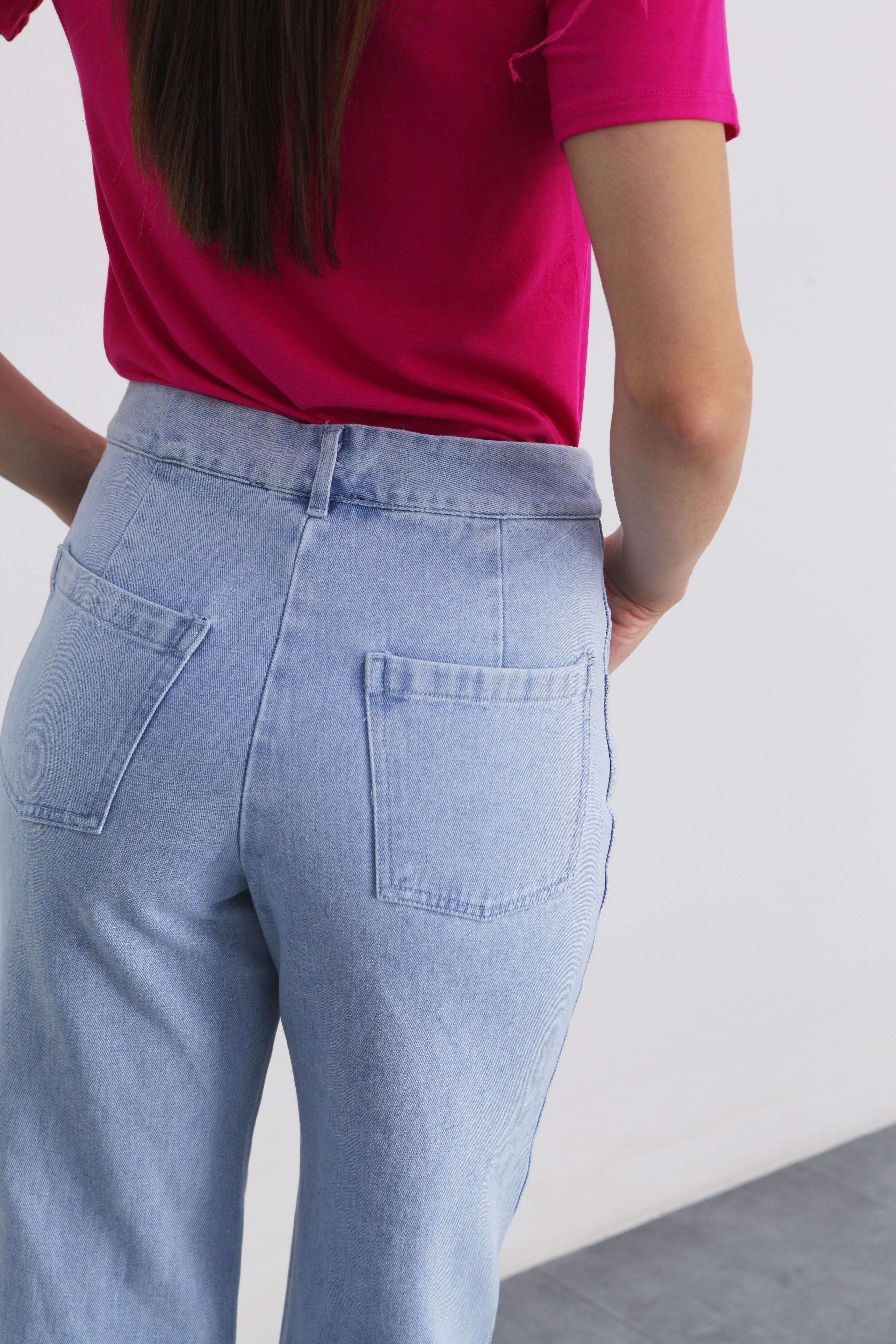 Jeans rectos con plumas Fiusha
