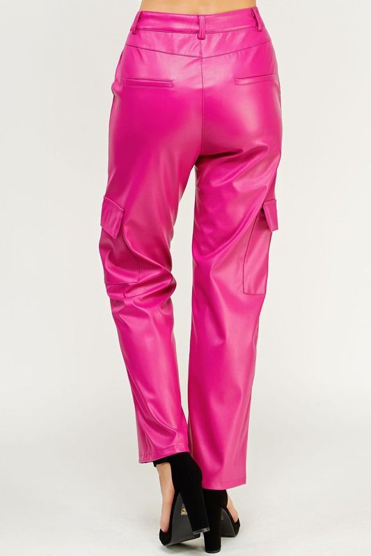 Pantalón pierna ancha cargo vinipiel Fiusha