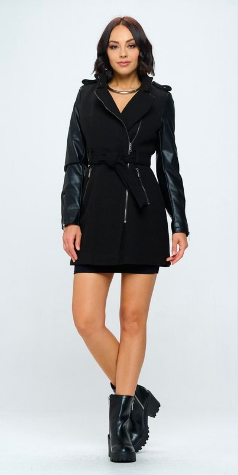 Abrigo mangas vinipiel Negro