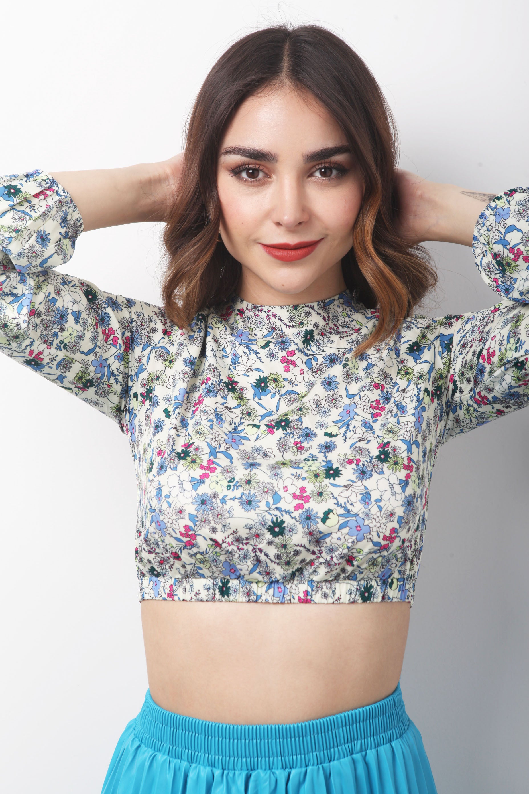 Blusa crop manga larga Flores